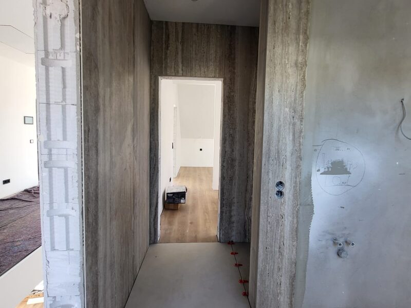 Travertin-Wandverfliesung