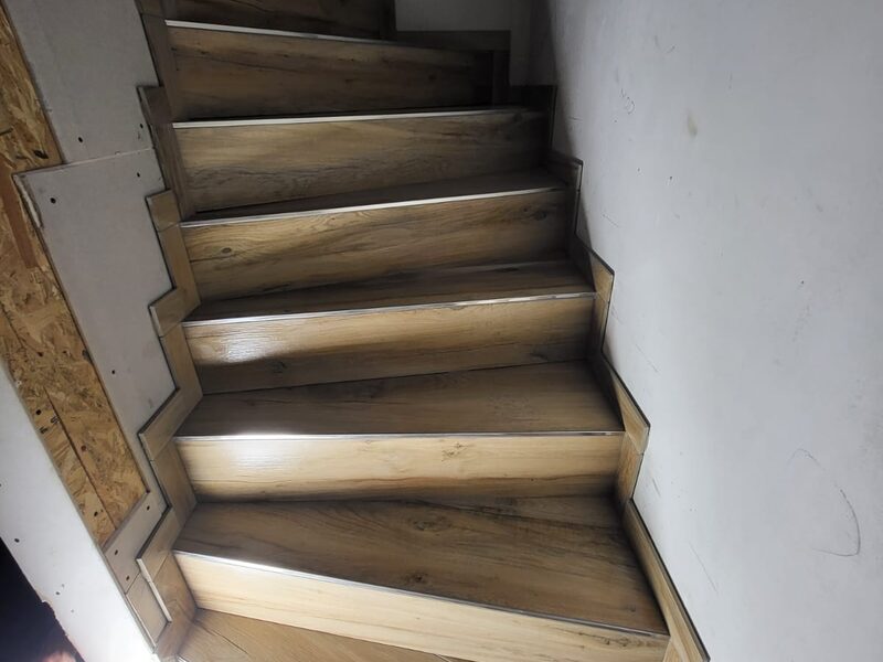 Treppenverkleidung Holzoptik